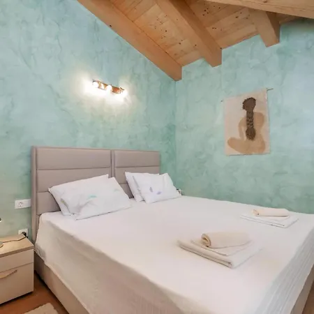 Violette Mit Pool Nahe Stadtzentrum Holiday home Labin (Istria)