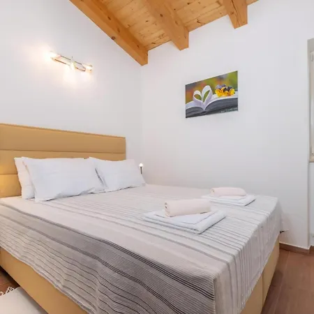 Vikendica Violette Mit Pool Nahe Stadtzentrum Labin (Istria)