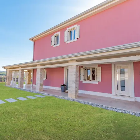 Violette Mit Pool Nahe Stadtzentrum Holiday home Labin (Istria)