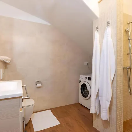 Violette Mit Pool Nahe Stadtzentrum Holiday home Labin (Istria)