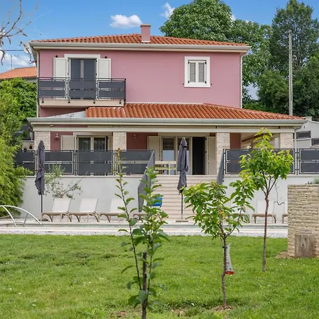 Vikendica Violette Mit Pool Nahe Stadtzentrum Labin (Istria)