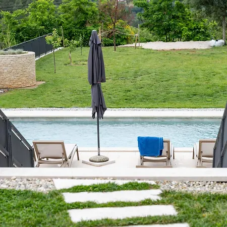 Dom wakacyjny Violette Mit Pool Nahe Stadtzentrum *